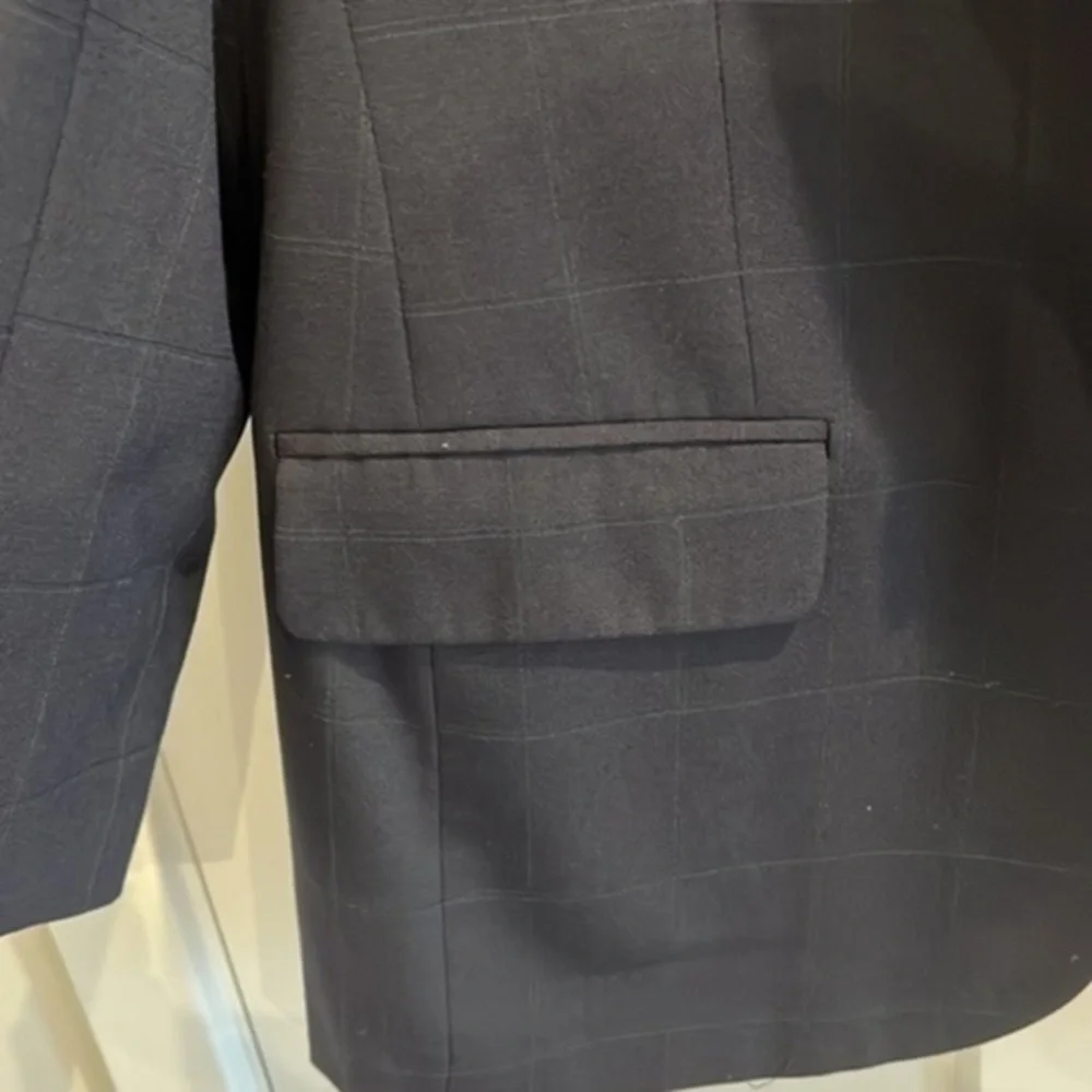 Halston 2 Button Wool Blazer - Picture 6 of 7
